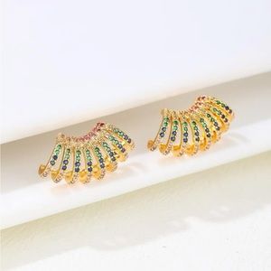 Rhinestone stud earrings